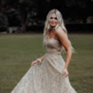 Meet your Posher, Chloe